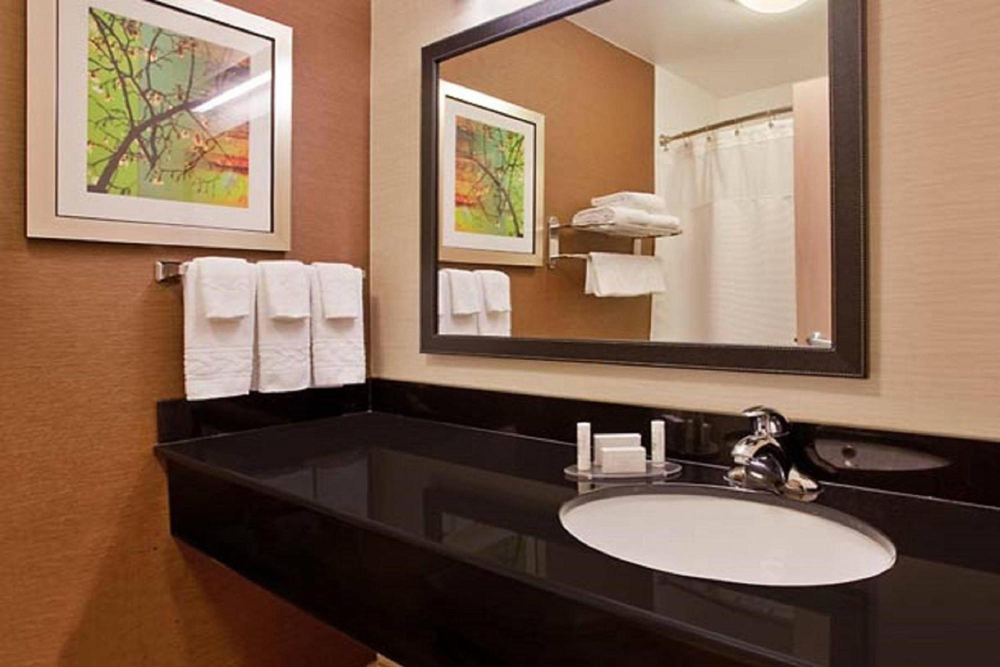 Fairfield Inn & Suites Tulsa South Medical District Екстериор снимка